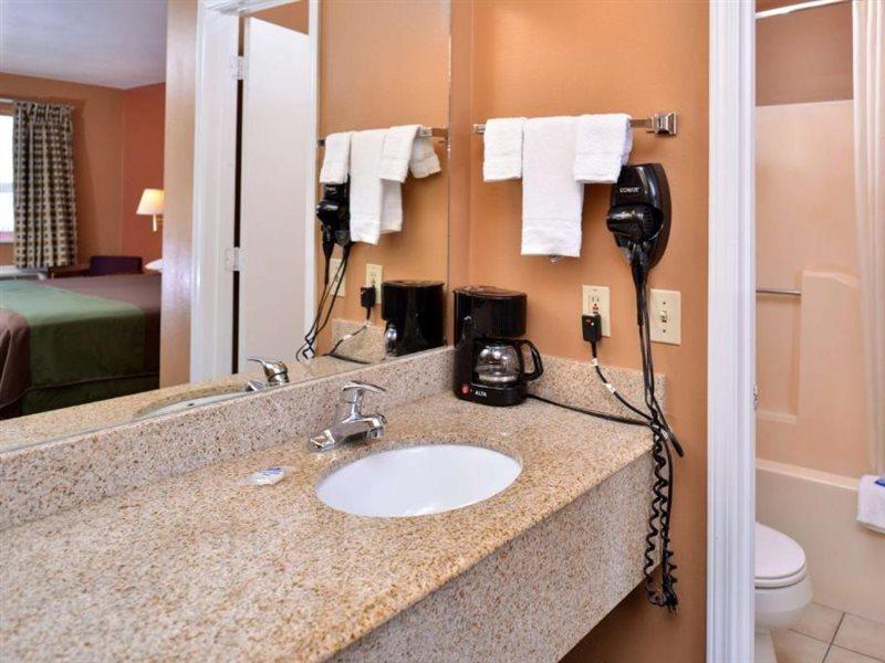 Americas Best Value Inn And Suites Siloam Springs Exterior photo